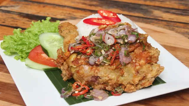 Rahasia Lezat Ayam Geprek Sambal Matah: Kreasi Kuliner Pedas
